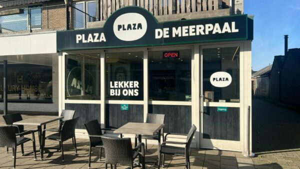 Apeldoorn –  Cafetaria-Snackbar Plaza de Meerpaal winkelcentrum Schubertplein